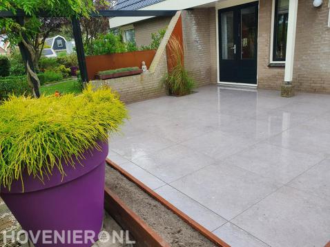 Nieuwe bestrating voor het terras