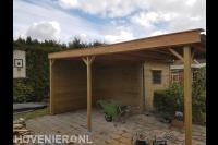 Houten schuurtje en overkapping