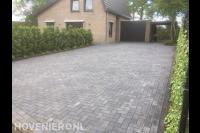 Oprit bestraten met betonklinkers