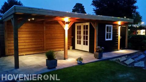 Houten overkapping met berging en buitenverlichting