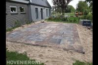 Terras aanleggen met klinkers en siertegels
