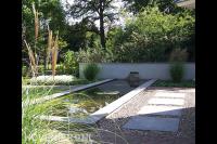 Strakke vijver met watermuur 2