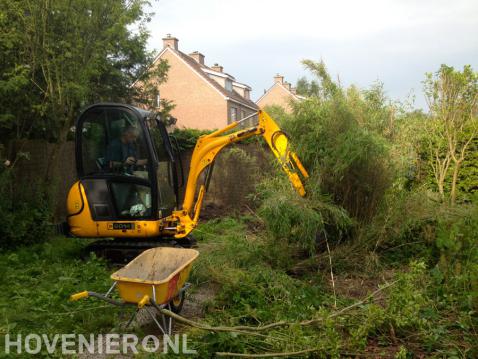 Tuin leeghalen met minigraver