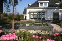 Strakke vijver in villatuin 2