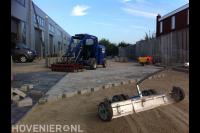 Machinaal bestraten van bedrijfsterrein