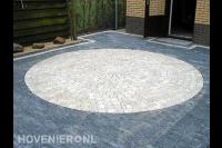 Straatwerk van klinkers en koppelstenen