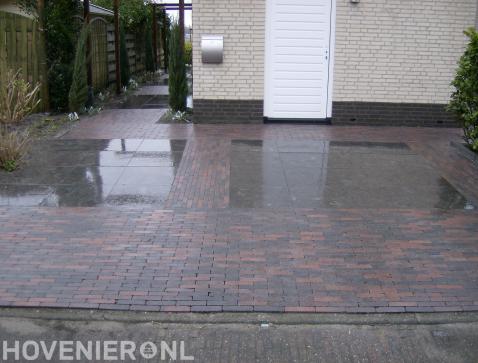 Voortuin bestraten met klinkers en siertegels