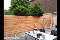 Houten schutting plaatsen
