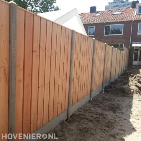 Hout beton schutting