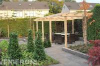 Houten pergola boven terras