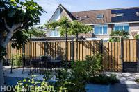 Hout beton schutting met tuinpoort