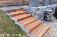 Maatwerk trap van vlonderplanken