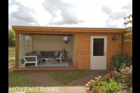 Houten veranda met berging