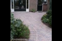 Bestrating van waaltjes in achtertuin