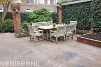 Straatwerk van klinkers in waalformaat en betontegels