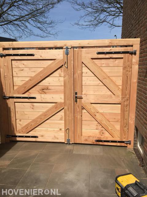 Houten tuinpoort