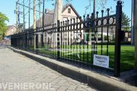 Sierhekwerk om voortuin