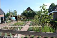 Voortuin aanleggen met nieuwe beplanting en fruitbomen