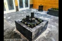 Plantenbak met waterornament