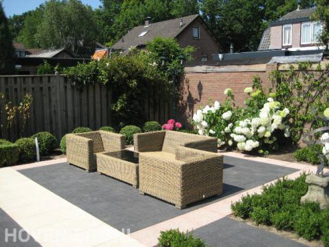 Terras met loungeset