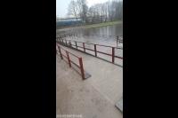 Hardhouten hekwerk plaatsen