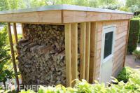 Tuinhuisje met opbergruimte voor haardhout