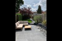 Tuinaanleg met terras en gazon