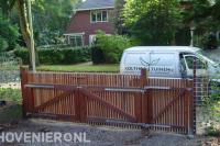 Houten oprit poort