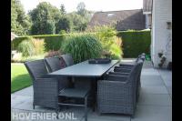 Terras met tuinmeubilair