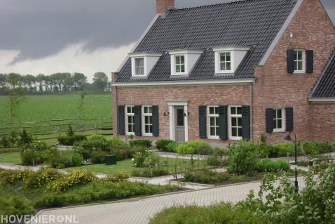 Landschappelijke tuin bij villa