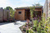 Tuinveranda met berging voorzien van groendak. Eigen ontwerp