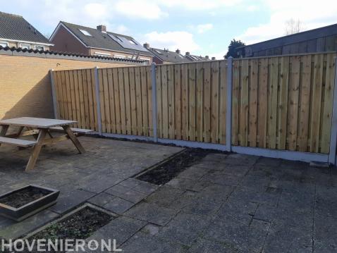 Plaatsen schutting