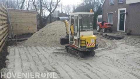 Grondwerk met minikraan