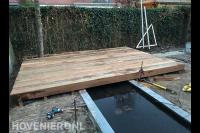 Houten vlonder bij vijver 2