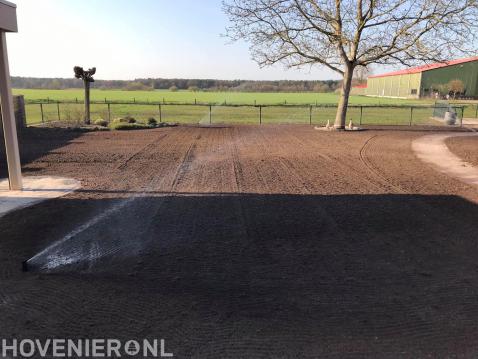 Gras zaaien en beregening aanleggen