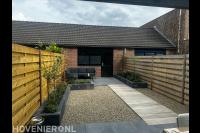 "Luxe tuin: Geoceramica bestrating met epoxy behandeld grind"