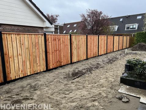 Hout beton schutting