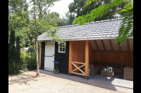 Schuurtje met veranda