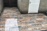 Straatwerk van natuursteen tegels