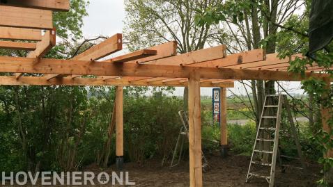 Houten pergola maken