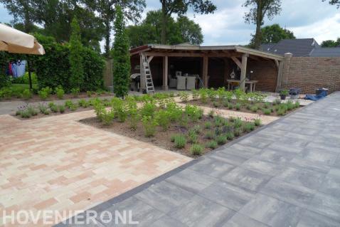 Grote houten terrasoverkapping