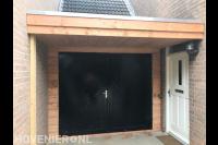 Houten overkapping bij garage