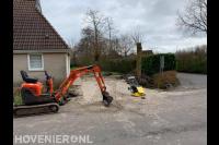 Voorbereidend grondwerk voor het aanleggen van een oprit