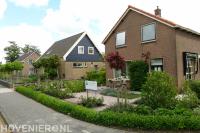 Aanleggen van nieuwe voortuin met veel groen