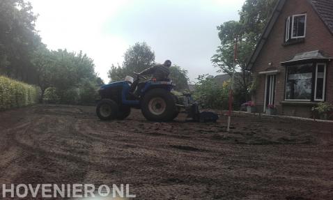 Grondwerk met kleine tractor