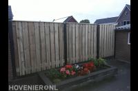 Plantenbak van stapelblokken voor hout beton schutting