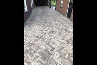 Oprit bestraten met gebakken klinkers 1