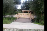 Realiseren van  een parkeetplaats, brug en een eikenhouten carport