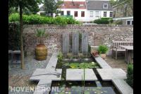 Vijver met watermuur