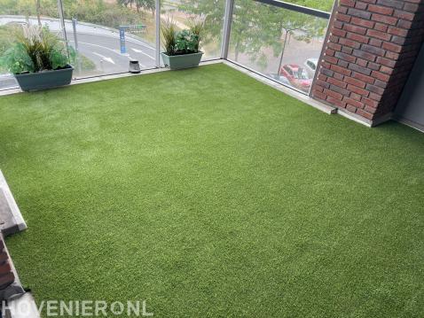 Kunstgras op balkon of dakterras, er zijn tal van mogelijkheden.